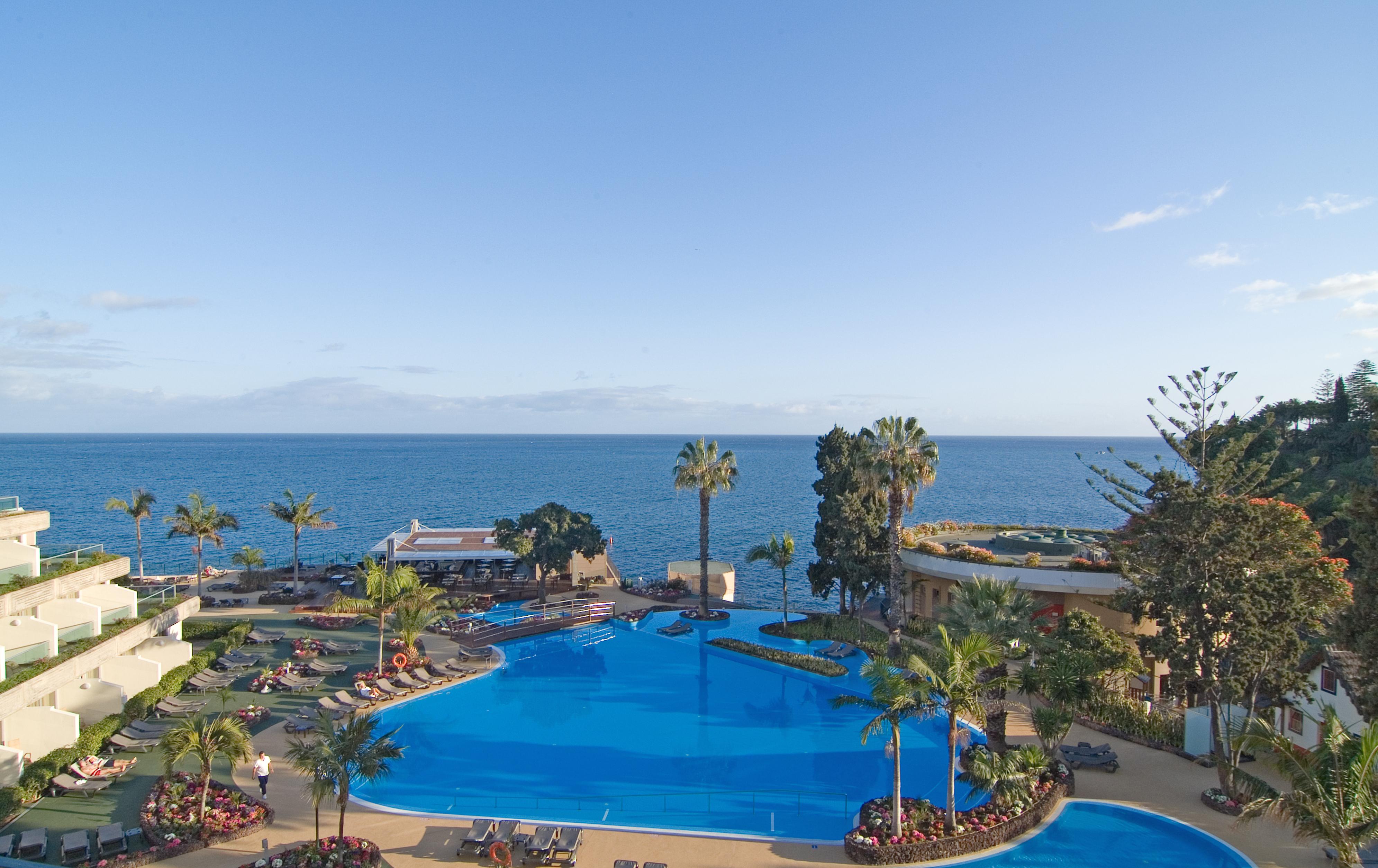 Pestana Carlton Madeira Ocean Resort Hotel Фуншал Екстер'єр фото The pool at the Sheraton Tel Aviv