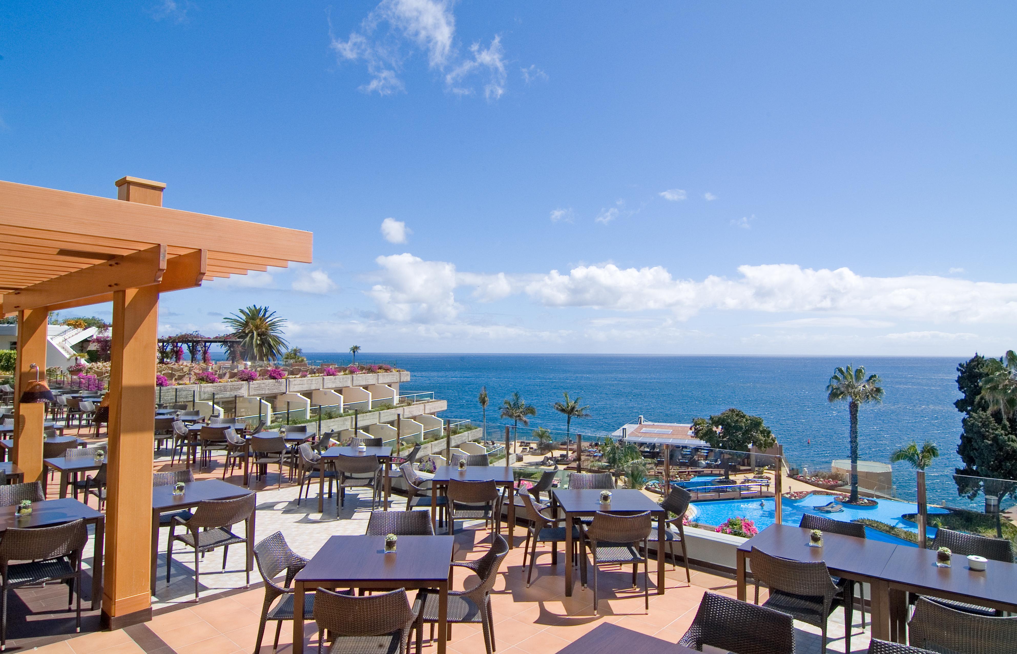 Pestana Carlton Madeira Ocean Resort Hotel Фуншал Екстер'єр фото The resort's main restaurant