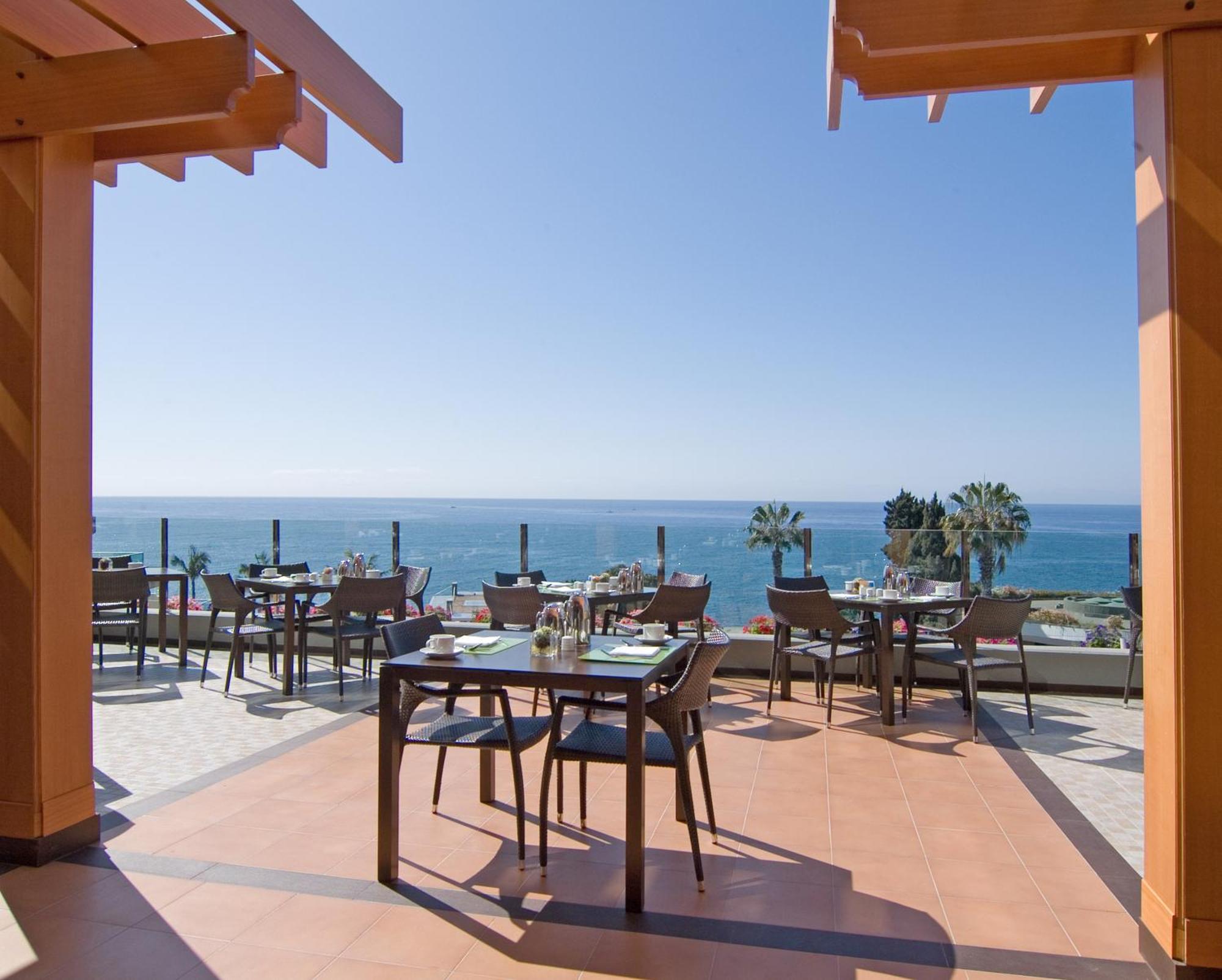 Pestana Carlton Madeira Ocean Resort Hotel Фуншал Екстер'єр фото The Beach Club