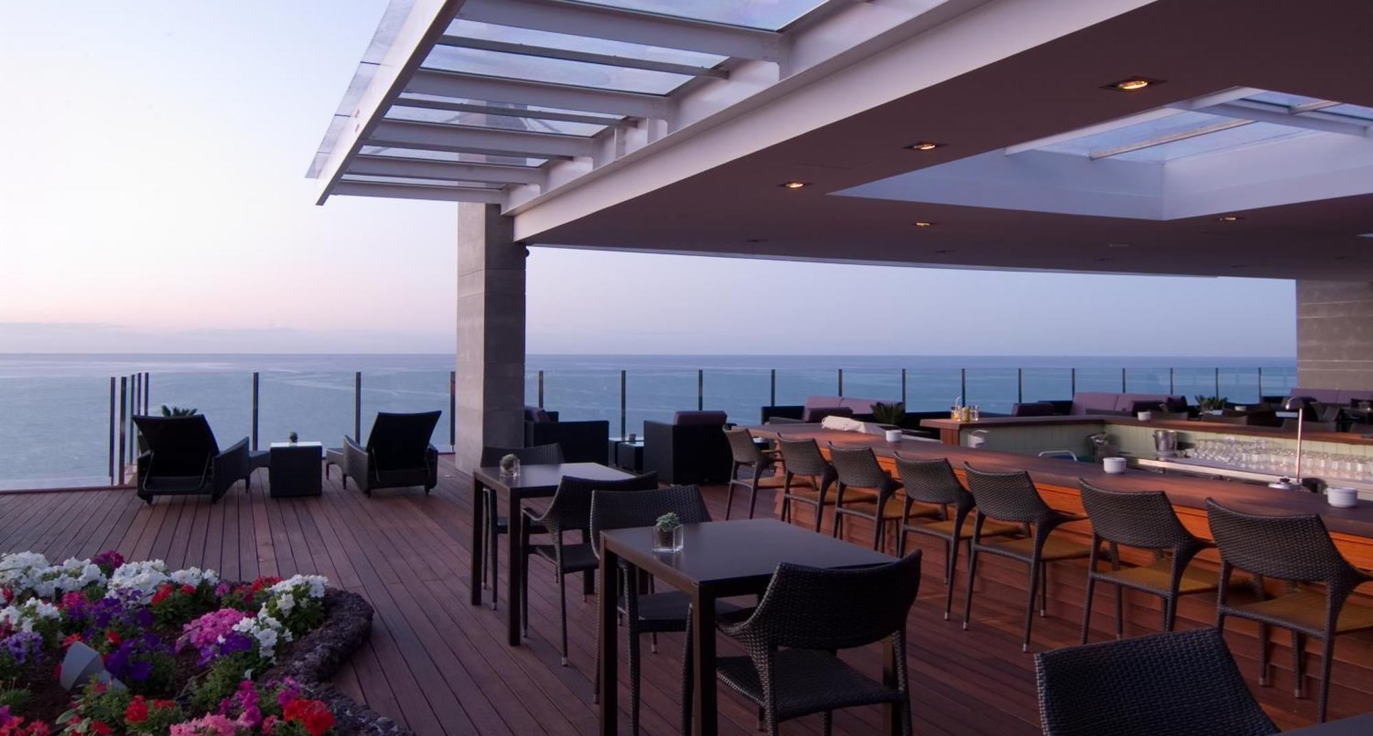 Pestana Carlton Madeira Ocean Resort Hotel Фуншал Екстер'єр фото Sky Bar