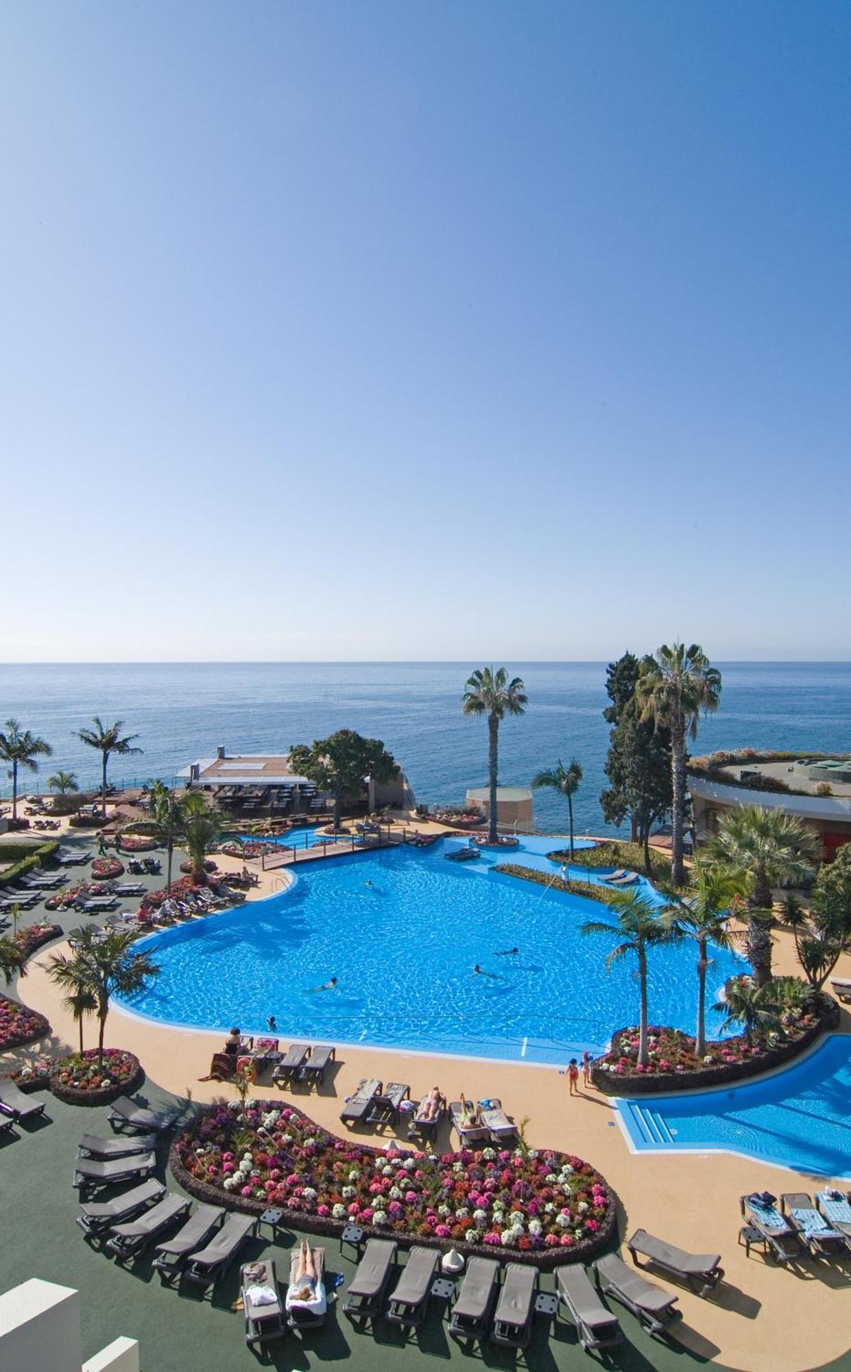 Pestana Carlton Madeira Ocean Resort Hotel Фуншал Екстер'єр фото A swimming pool in Cyprus
